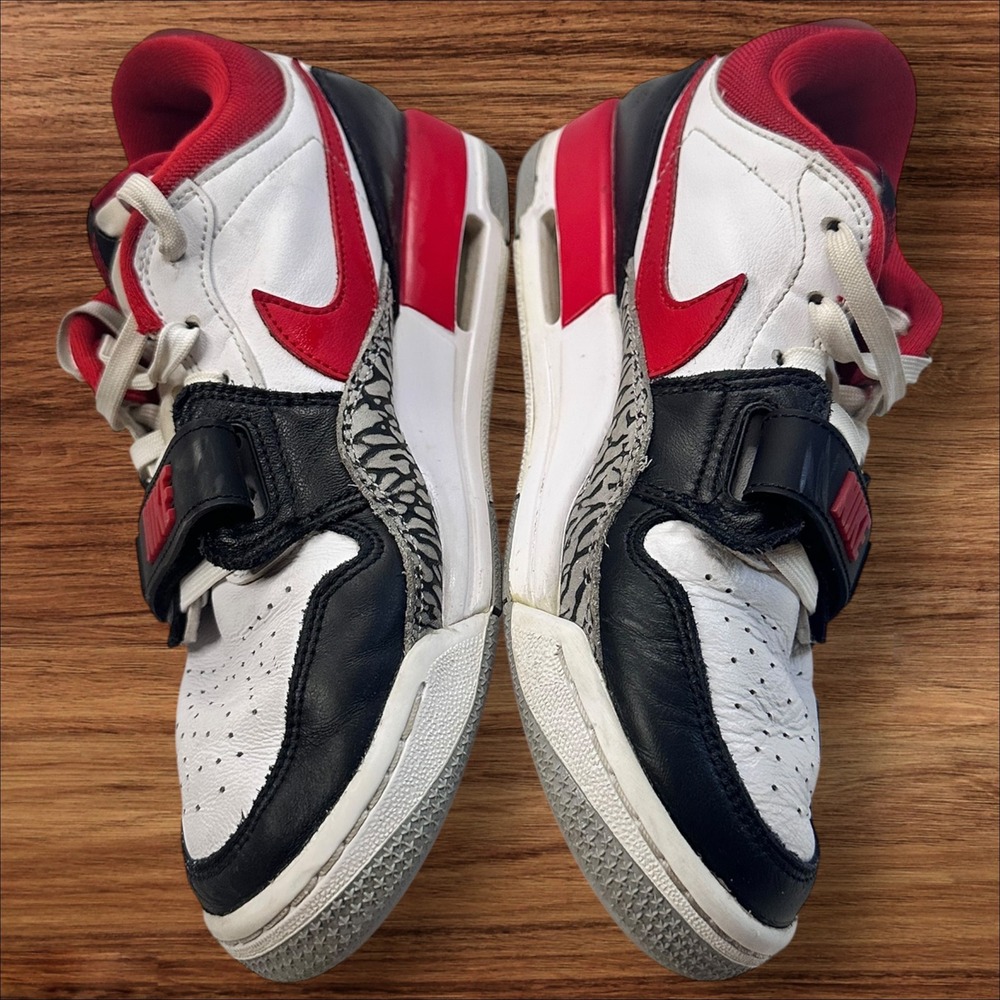 Nike Air Jordan 3 Retro Fire Red Sneakers Basketball Shoes Size 7Y - Picture 2 of 7